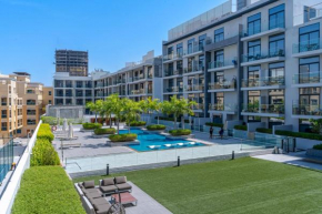 Exquisite Living I Pool view I High speed wi-fi